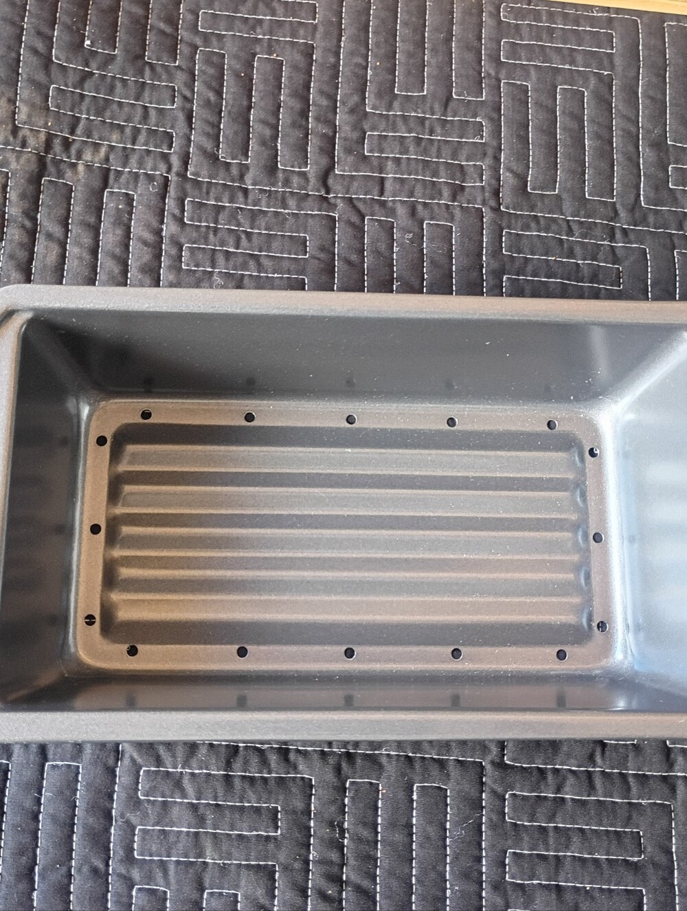 Wilton 2-Piece Non-Stick Meatloaf Pan Set - Picture 10 of 14